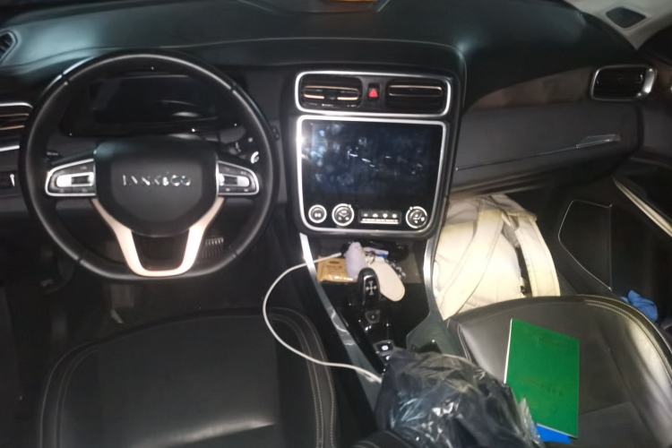 Used Lynk & Co 01 2017 2.0T Two-Wheel Drive Pro Edition Center Console