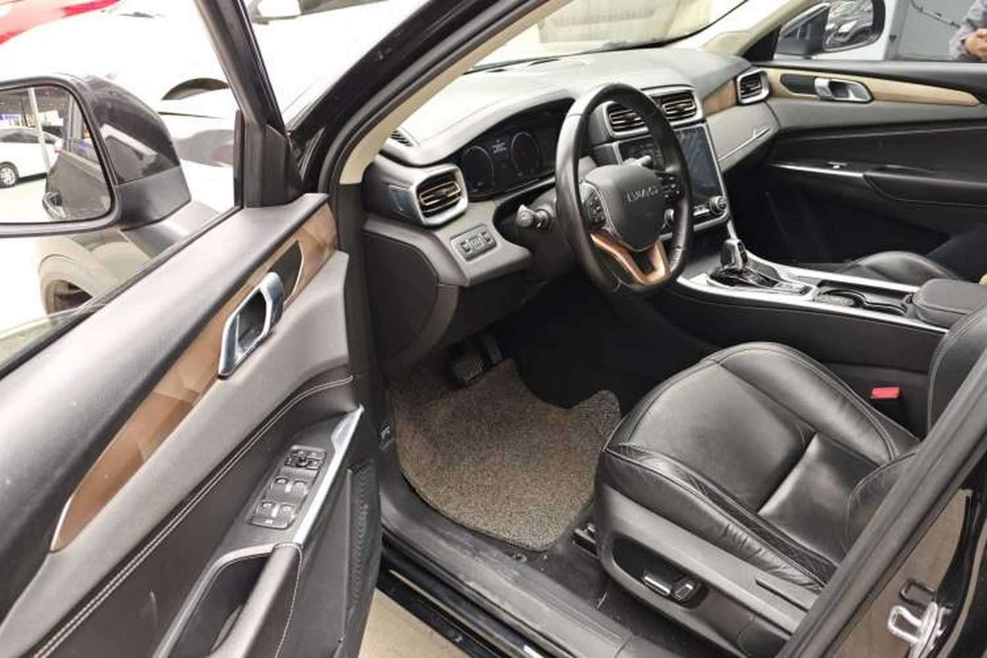Used Lynk & Co 01 2017 2.0T Two-Wheel-Drive Version Driver Seat