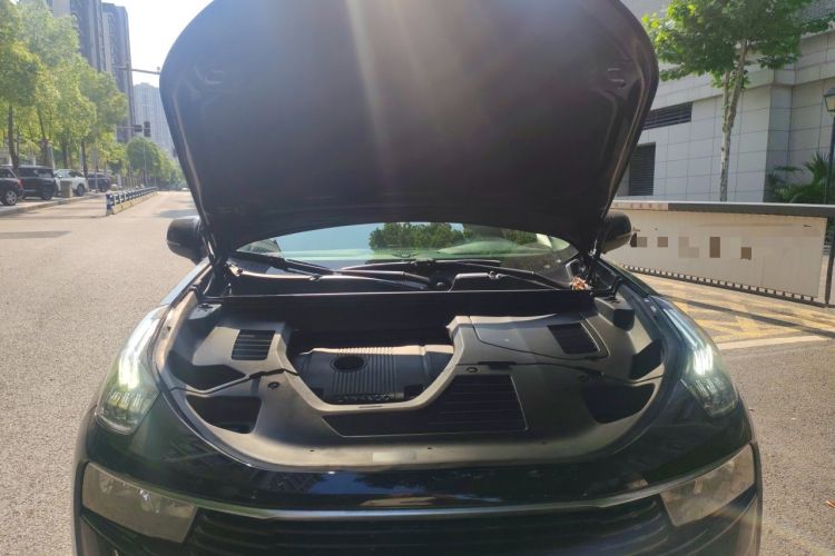 Used Lynk & Co 01 2017 2.0T Two-Wheel-Drive Version Engine Bay