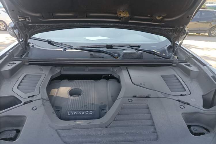 Used Lynk & Co 01 2017 2.0T Two-Wheel Drive Pro Edition Engine Bay