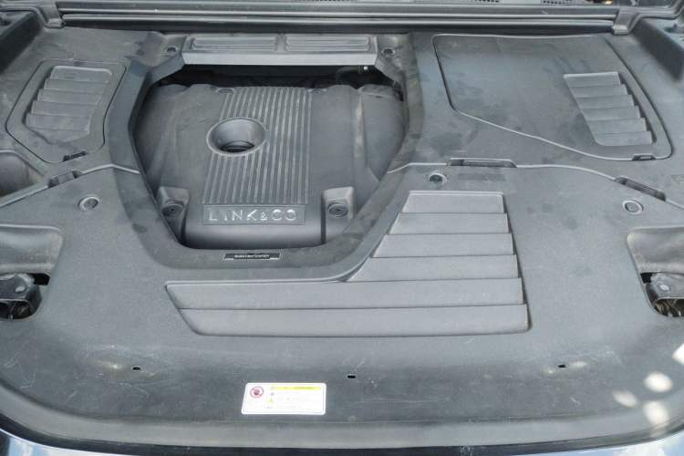Used Lynk & Co 01 2017 2.0T Two-Wheel Drive Pro Edition Engine Bay