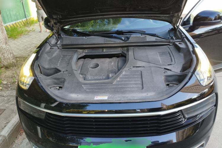 Used Lynk & Co 01 2017 2.0T Two-Wheel Drive Pro Edition Engine Bay