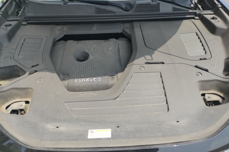 Used Lynk & Co 01 2017 2.0T Two-Wheel Drive Pro Edition Engine Bay