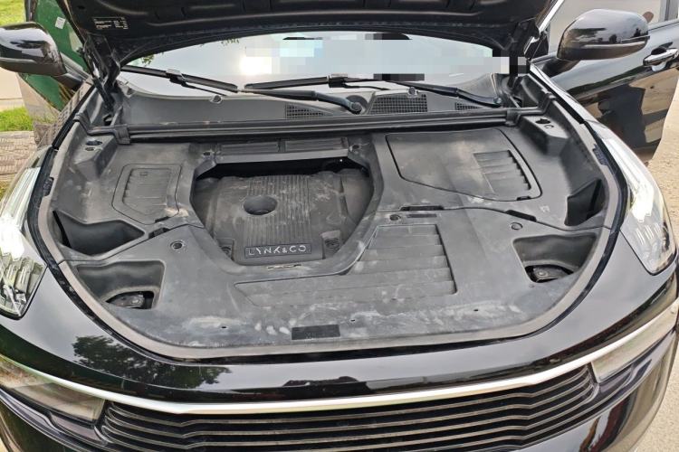 Used Lynk & Co 01 2017 2.0T Two-Wheel Drive Pro Edition Engine Bay