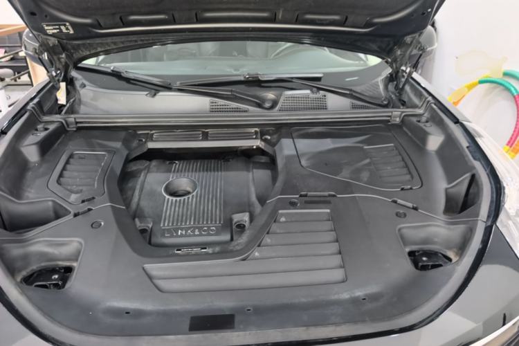 Used Lynk & Co 01 2017 2.0T Two-Wheel Drive Pro Edition Engine Bay