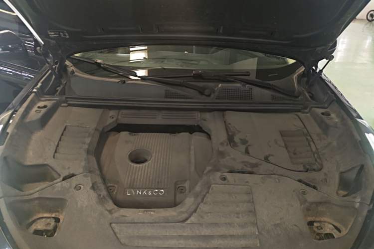 Used Lynk & Co 01 2017 2.0T Two-Wheel Drive Pro Edition Engine Bay