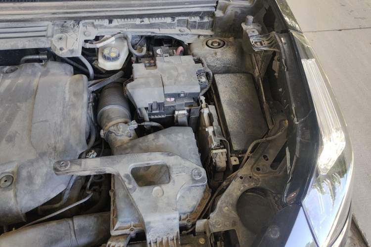 Used Lynk & Co 01 2017 2.0T Two-Wheel Drive Pro Edition Engine Bay Left