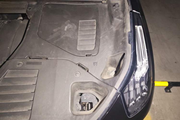 Used Lynk & Co 01 2017 2.0T Two-Wheel Drive Pro Edition Engine Bay Left