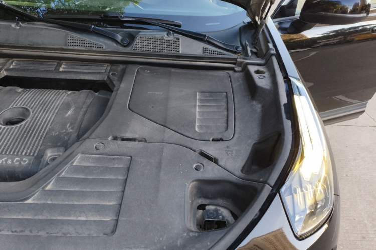 Used Lynk & Co 01 2017 2.0T Two-Wheel Drive Pro Edition Engine Bay Left