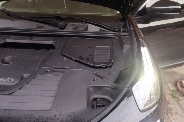 Used Lynk & Co 01 2017 2.0T Two-Wheel Drive Pro Edition Engine Bay Left