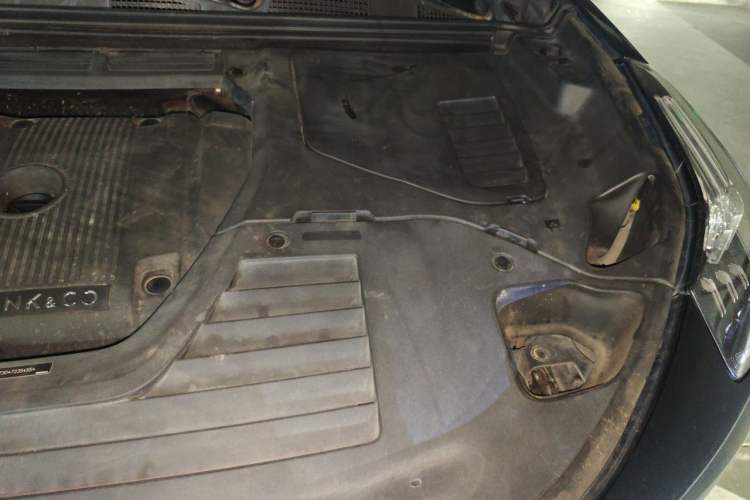 Used Lynk & Co 01 2017 2.0T Two-Wheel Drive Pro Edition Engine Bay Left