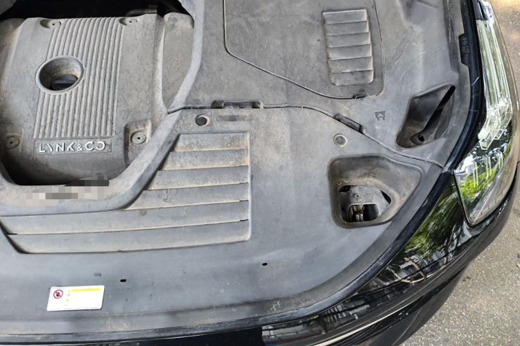 Used Lynk & Co 01 2017 2.0T Two-Wheel Drive Pro Edition Engine Bay Left