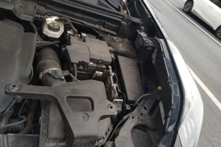 Used Lynk & Co 01 2017 2.0T Two-Wheel Drive Pro Edition Engine Bay Left