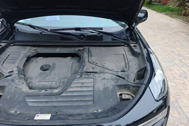 Used Lynk & Co 01 2017 2.0T Four-Wheel Drive Pro Edition Engine Bay Left