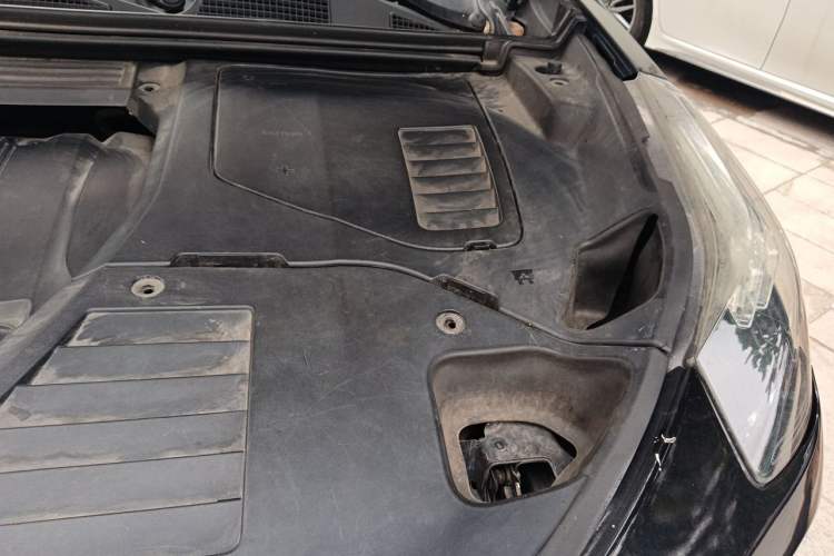 Used Lynk & Co 01 2017 2.0T Two-Wheel Drive Pro Edition Engine Bay Left