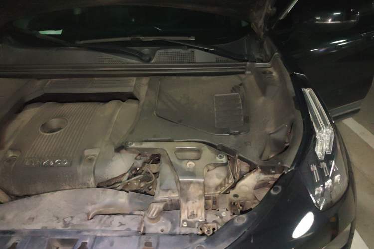 Used Lynk & Co 01 2017 2.0T Two-Wheel Drive Pro Edition Engine Bay Left