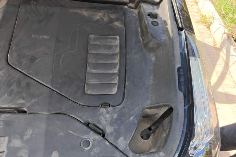 Used Lynk & Co 01 2017 2.0T Two-Wheel Drive Pro Edition Engine Bay Left