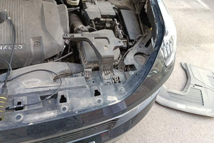 Used Lynk & Co 01 2017 2.0T Two-Wheel-Drive Version Engine Bay Left