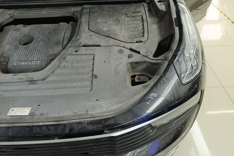 Used Lynk & Co 01 2017 2.0T Two-Wheel Drive Pro Edition Engine Bay Left