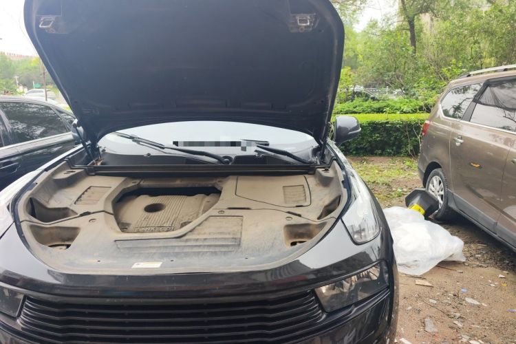 Used Lynk & Co 01 2017 2.0T Two-Wheel-Drive Version Engine Bay Left