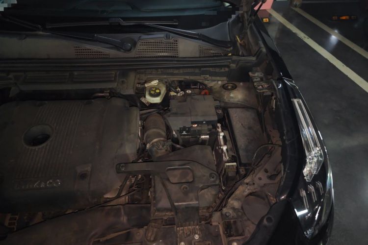 Used Lynk & Co 01 2017 2.0T Two-Wheel Drive Pro Edition Engine Bay Left