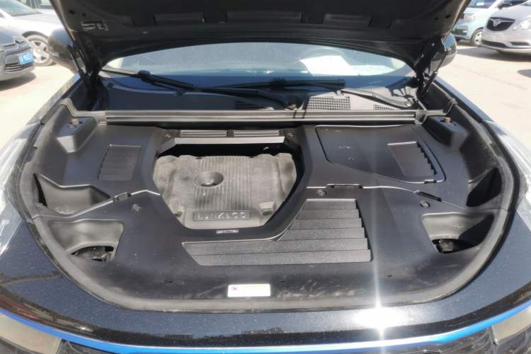 Used Lynk & Co 01 2017 2.0T Two-Wheel-Drive Version Engine Bay