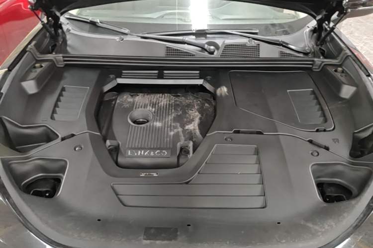 Used Lynk & Co 01 2017 2.0T Two-Wheel Drive Pro Edition Engine Bay