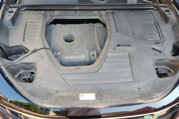 Used Lynk & Co 01 2017 2.0T Two-Wheel-Drive Version Engine Bay
