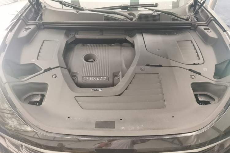 Used Lynk & Co 01 2017 2.0T Two-Wheel-Drive Version Engine Bay