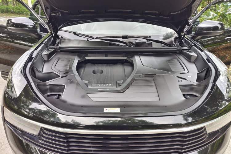 Used Lynk & Co 01 2017 2.0T Two-Wheel Drive Pro Edition Engine Bay