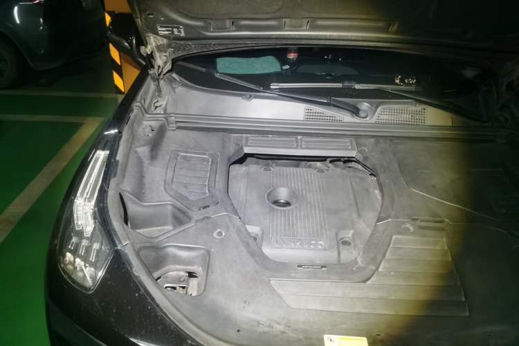 Used Lynk & Co 01 2017 2.0T Four-Wheel Drive Pro Edition Engine Bay Right
