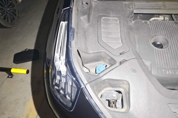 Used Lynk & Co 01 2017 2.0T Two-Wheel Drive Pro Edition Engine Bay Right