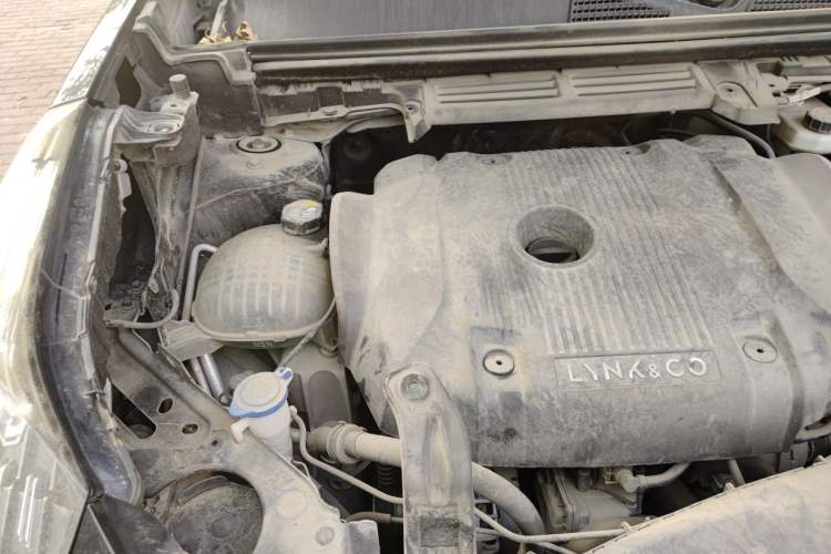 Used Lynk & Co 01 2017 2.0T Two-Wheel Drive Pro Edition Engine Bay Right