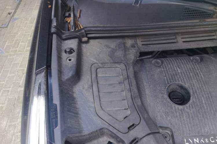 Used Lynk & Co 01 2017 2.0T Four-Wheel Drive Pro Edition Engine Bay Right
