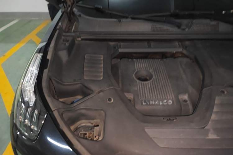 Used Lynk & Co 01 2017 2.0T Two-Wheel Drive Pro Edition Engine Bay Right