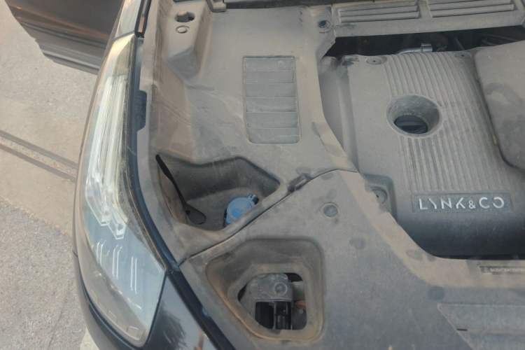 Used Lynk & Co 01 2017 2.0T Two-Wheel Drive Pro Edition Engine Bay Right