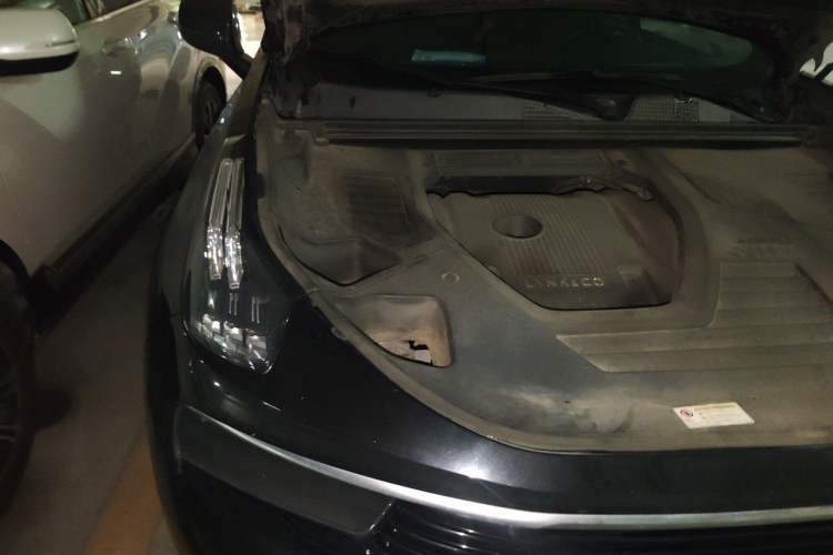 Used Lynk & Co 01 2017 2.0T Two-Wheel Drive Pro Edition Engine Bay Right