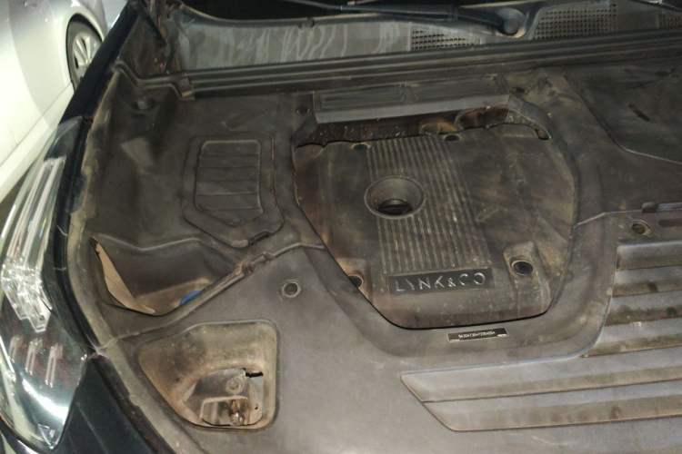 Used Lynk & Co 01 2017 2.0T Two-Wheel Drive Pro Edition Engine Bay Right