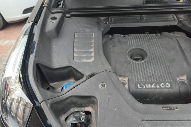 Used Lynk & Co 01 2017 2.0T Two-Wheel Drive Pro Edition Engine Bay Right