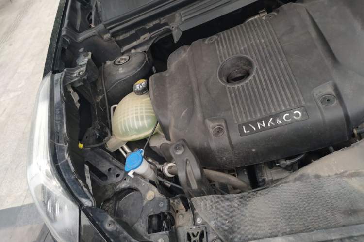 Used Lynk & Co 01 2017 2.0T Two-Wheel Drive Pro Edition Engine Bay Right