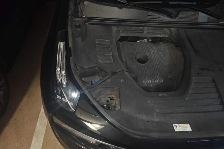 Used Lynk & Co 01 2017 2.0T Two-Wheel Drive Pro Edition Engine Bay Right