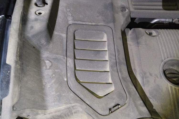 Used Lynk & Co 01 2017 2.0T Two-Wheel Drive Pro Edition Engine Bay Right