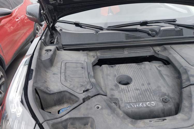 Used Lynk & Co 01 2017 2.0T Two-Wheel Drive Pro Edition Engine Bay Right