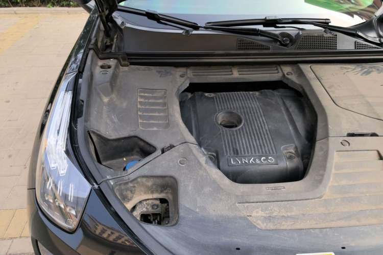 Used Lynk & Co 01 2017 2.0T Two-Wheel-Drive Version Engine Bay Right