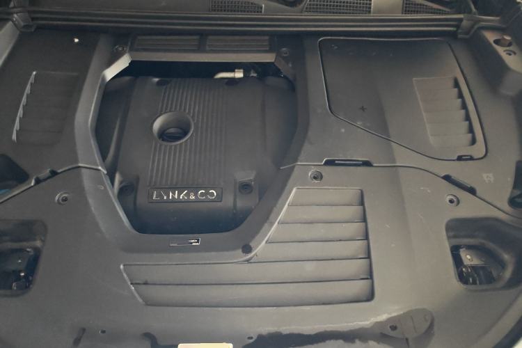 Used Lynk & Co 01 2017 2.0T Two-Wheel Drive Pro Edition Engine Bay