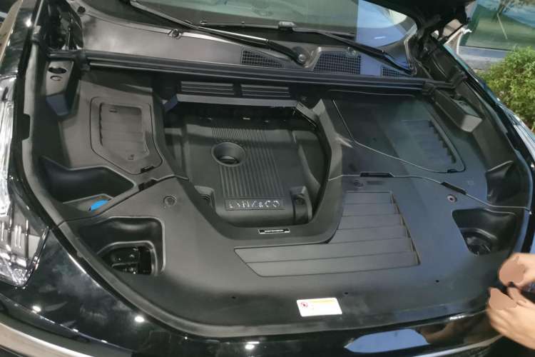 Used Lynk & Co 01 2017 2.0T Four-Wheel Drive Pro Edition Engine Bay