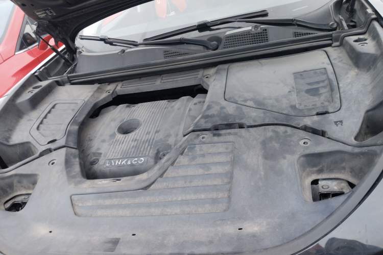 Used Lynk & Co 01 2017 2.0T Two-Wheel Drive Pro Edition Engine Bay