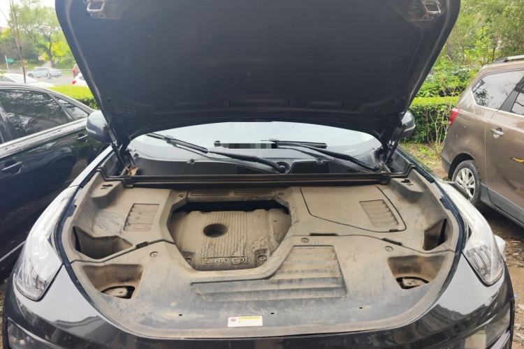 Used Lynk & Co 01 2017 2.0T Two-Wheel-Drive Version Engine Bay