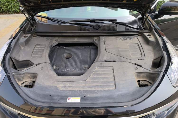 Used Lynk & Co 01 2017 2.0T Two-Wheel-Drive Version Engine Bay