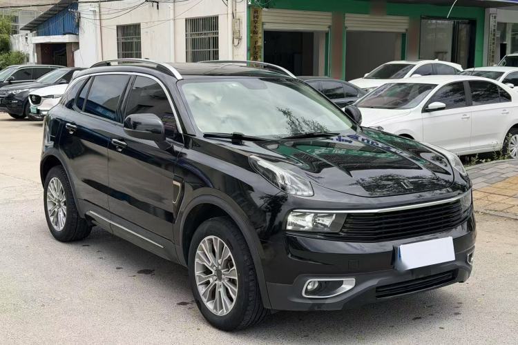 Used Lynk & Co 01 2017 2.0T Two-Wheel-Drive Version Exterior 3